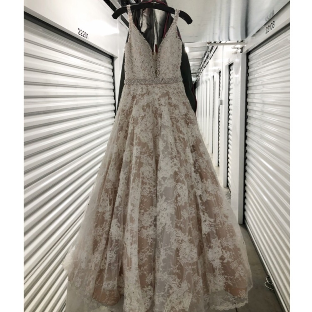 BRAND NEW SHERRI HILL Wedding/Prom/Pageant Gown!